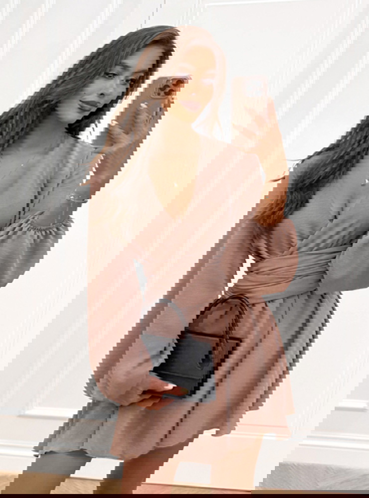 Kombinezon jak sukienka z bufiastymi...