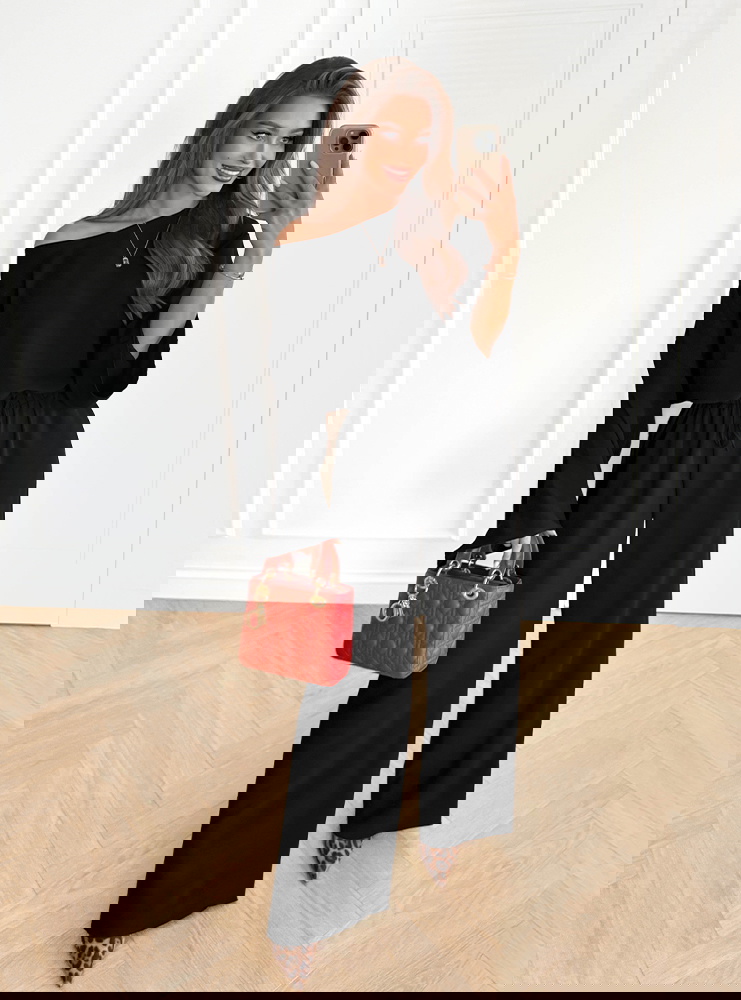 Czarny komplet koszulka i spodnie...