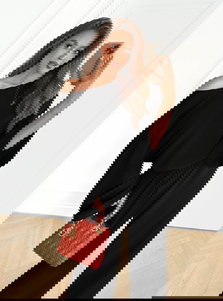 Czarny komplet koszulka i spodnie...