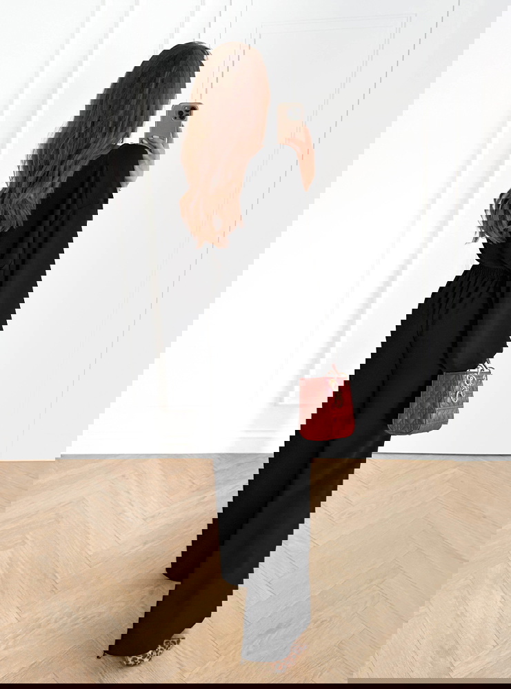 Czarny komplet koszulka i spodnie...