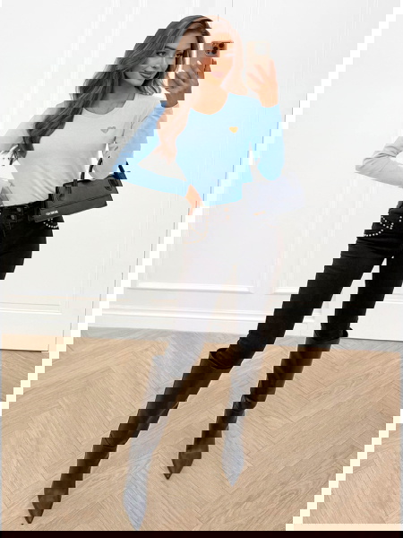 Błękitna koszulka na długi...