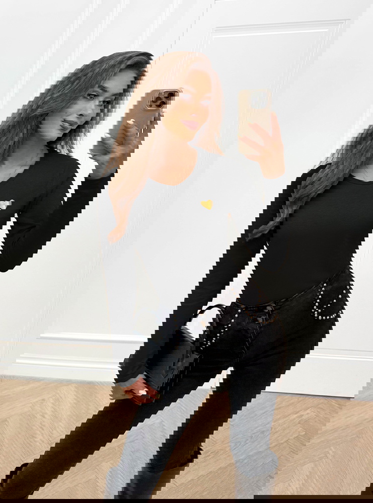 Czarna koszulka na długi rękaw z...