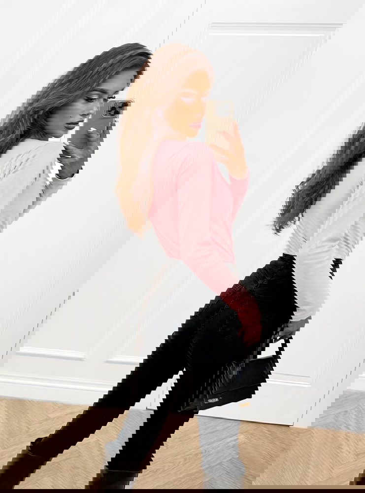 Pudrowa koszulka na długi rękaw z...