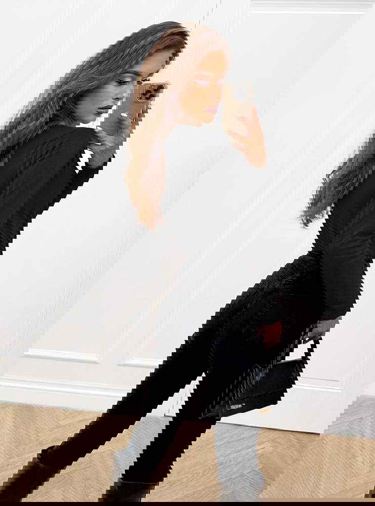 Czarna koszulka na długi rękaw z...