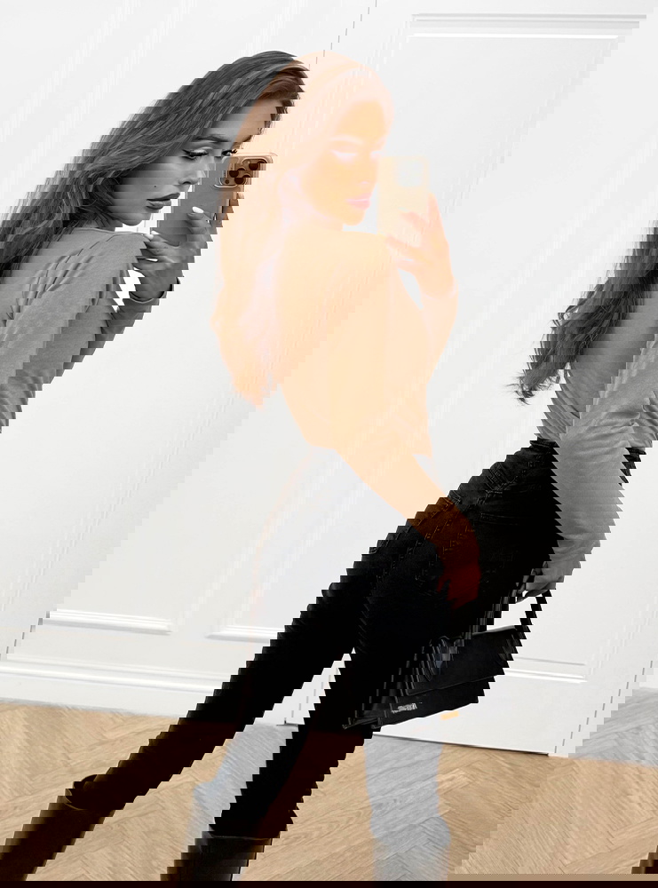 Ciemnobeżowa koszulka na długi rękaw...