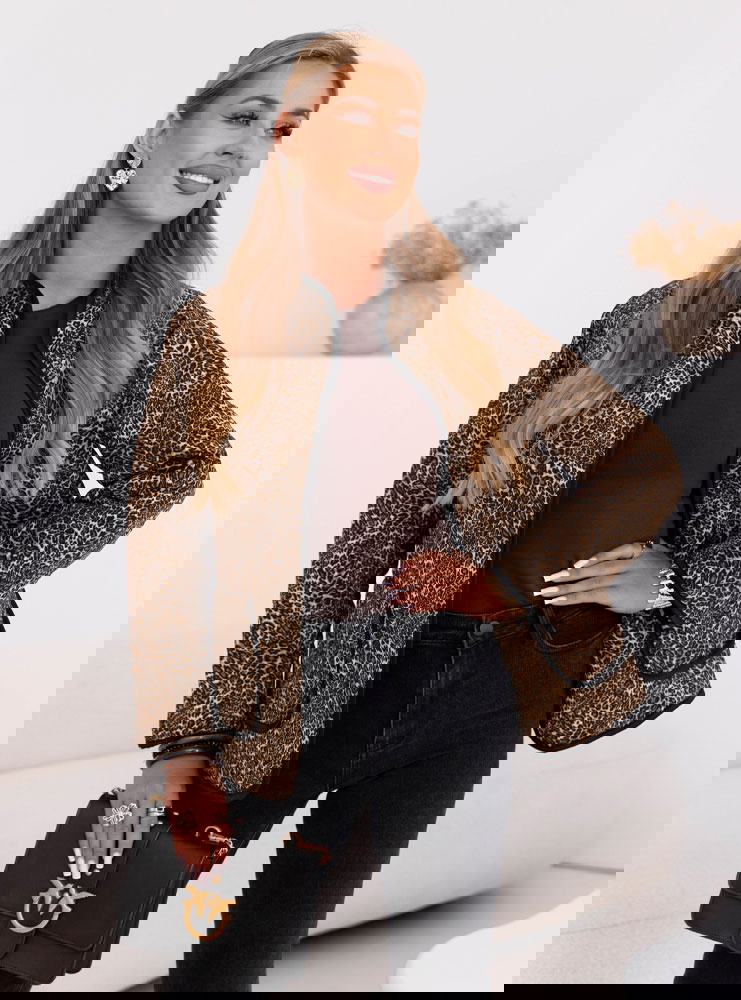 Lekka pikowana kurtka w panterkę...