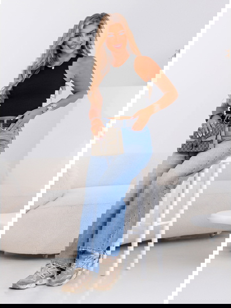 Czarny prążkowany top na...