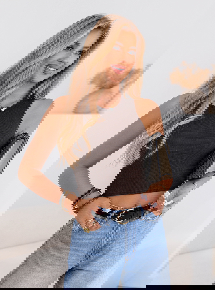 Czekoladowy prążkowany top na...