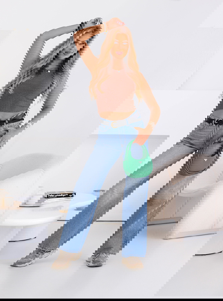 Prążkowany top na ramiączkach...