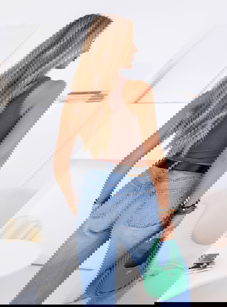 Prążkowany top na ramiączkach...