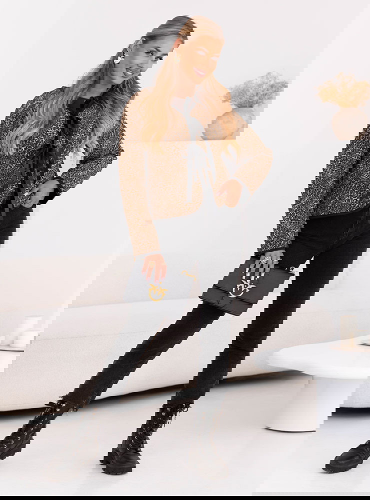 Lekka pikowana kurtka z wiązaniem w...