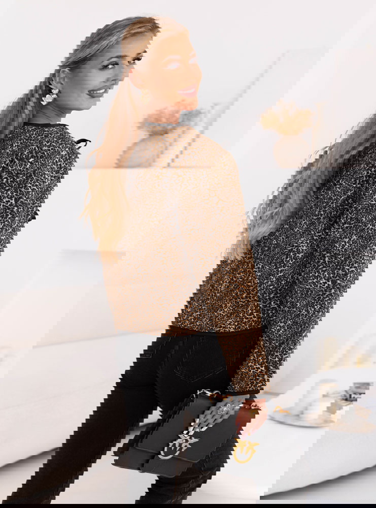 Lekka pikowana kurtka z wiązaniem w...