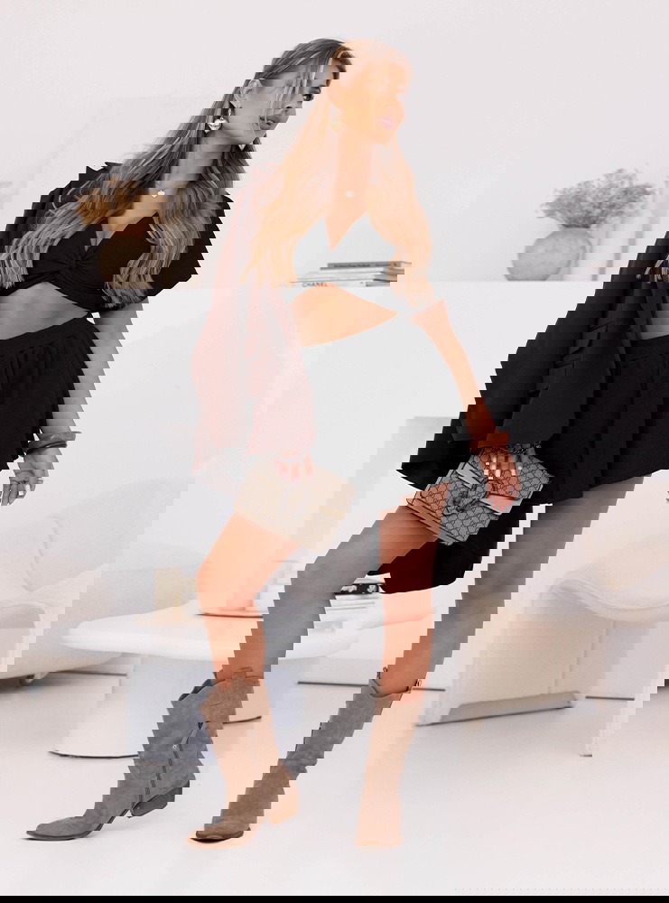 Czarny komplet prążkowany top i...