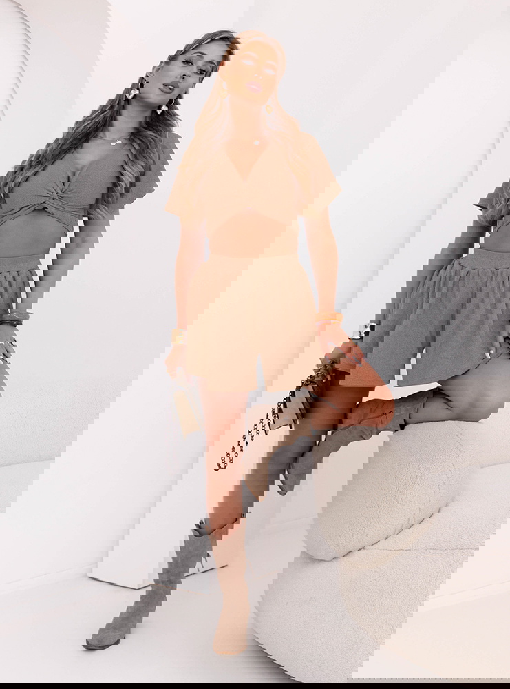 Beżowy komplet prążkowany top i...