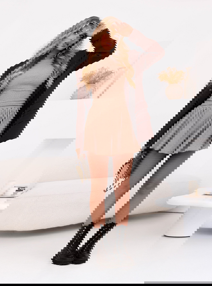 Beżowy komplet prążkowany bluzka i...