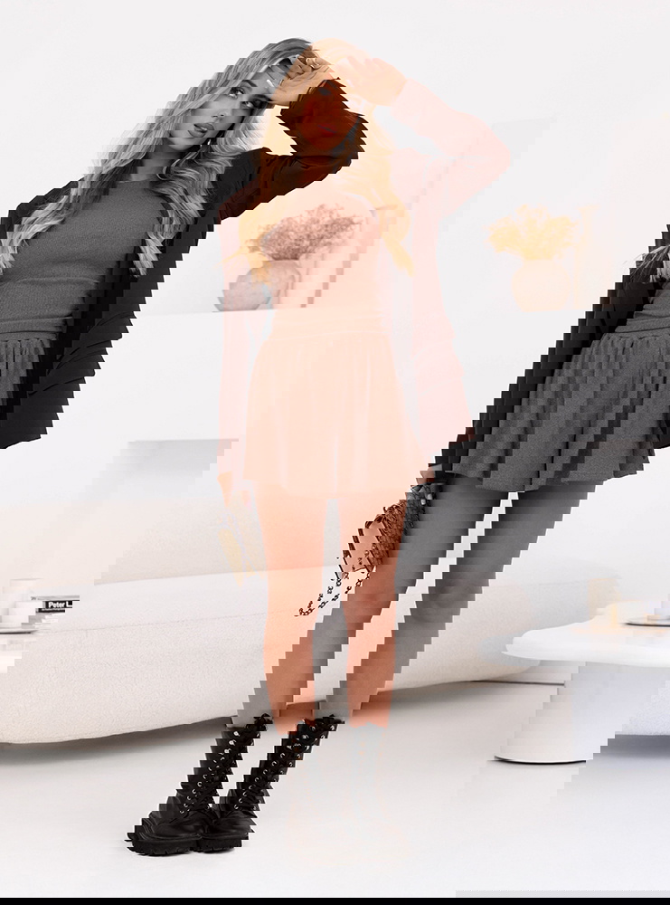 Komplet prążkowany bluzka i spodenki...