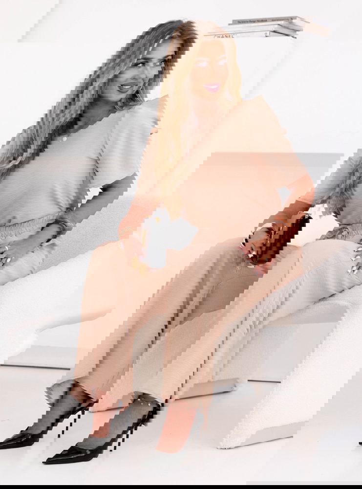 Beżowy komplet bluzka i szerokie...