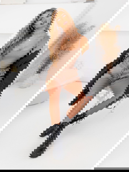 Beżowy prążkowany komplet...