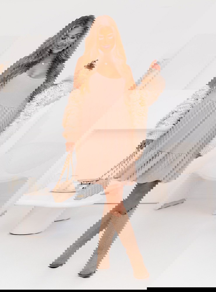 Beżowa rozkloszowana sukienka na...