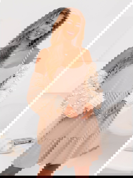 Beżowa rozkloszowana...