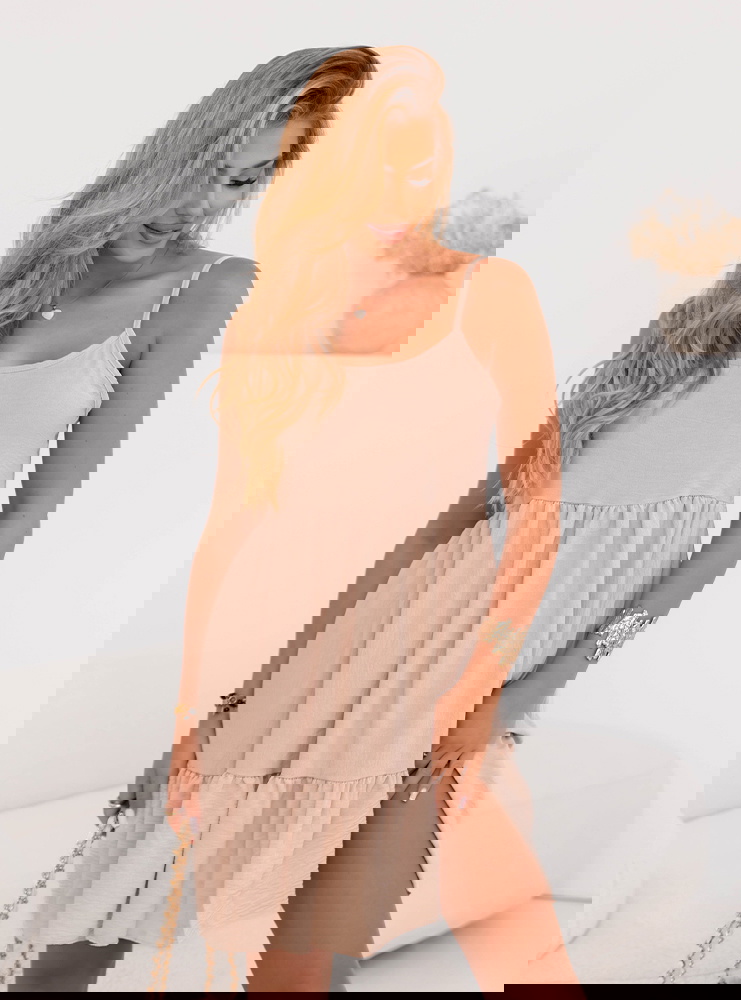 Beżowa rozkloszowana sukienka na...