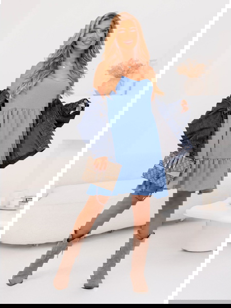 Błękitna rozkloszowana...