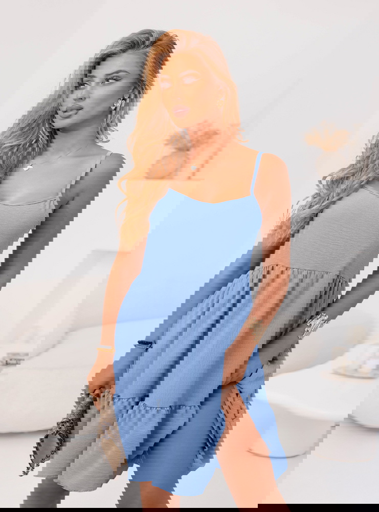 Błękitna rozkloszowana sukienka na...