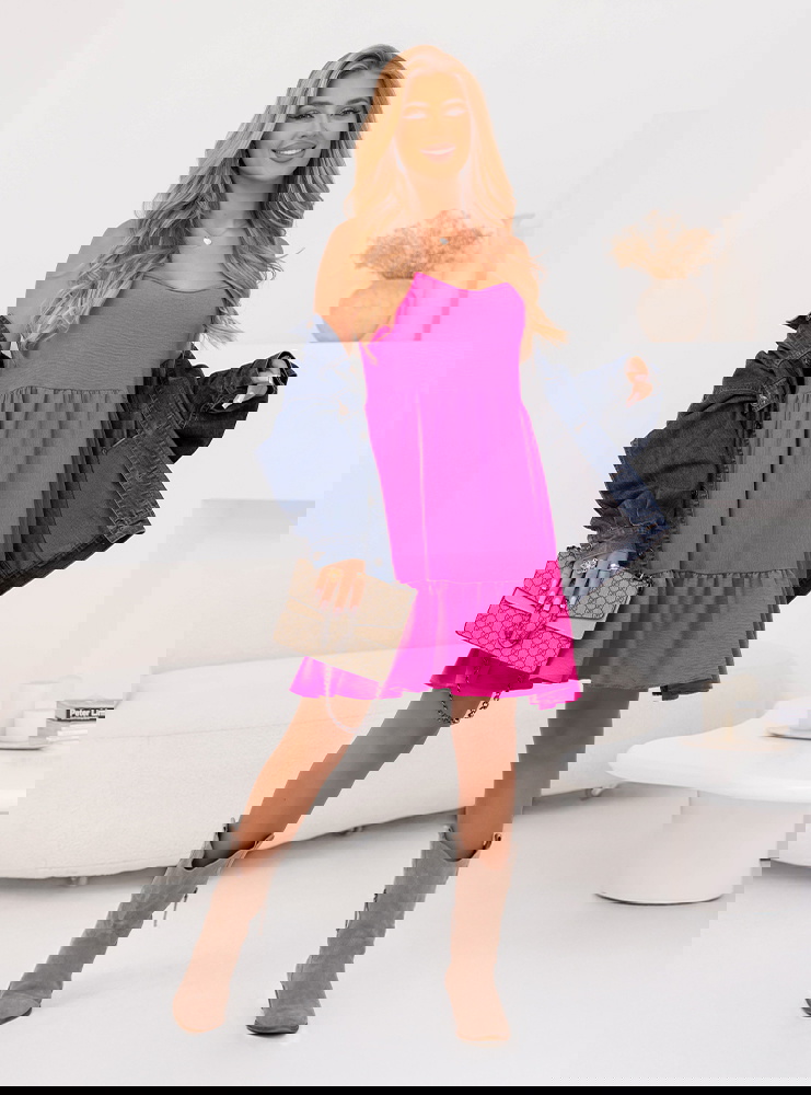 Rozkloszowana sukienka na ramiączkach...