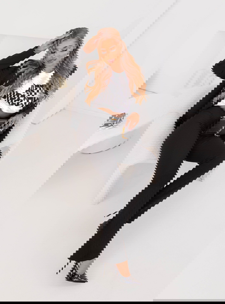 Czarne prążkowane spodnie z długimi...