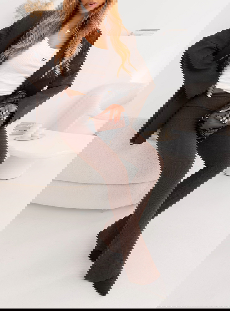 Czekoladowe prążkowane spodnie z...