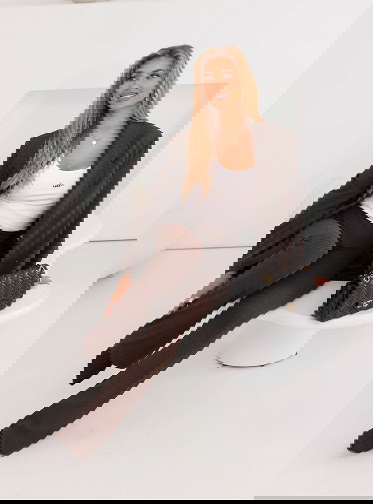 Czekoladowe prążkowane spodnie z...