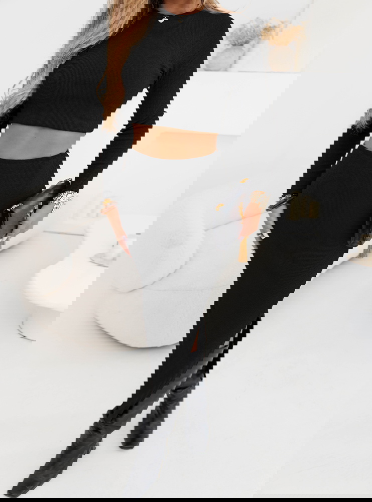 Czarny prążkowany komplet...