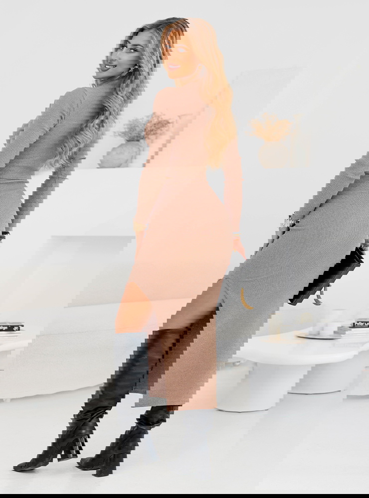 Beżowy prążkowany komplet...