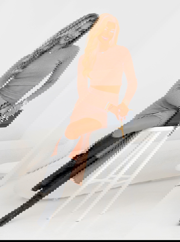 Beżowy prążkowany komplet...