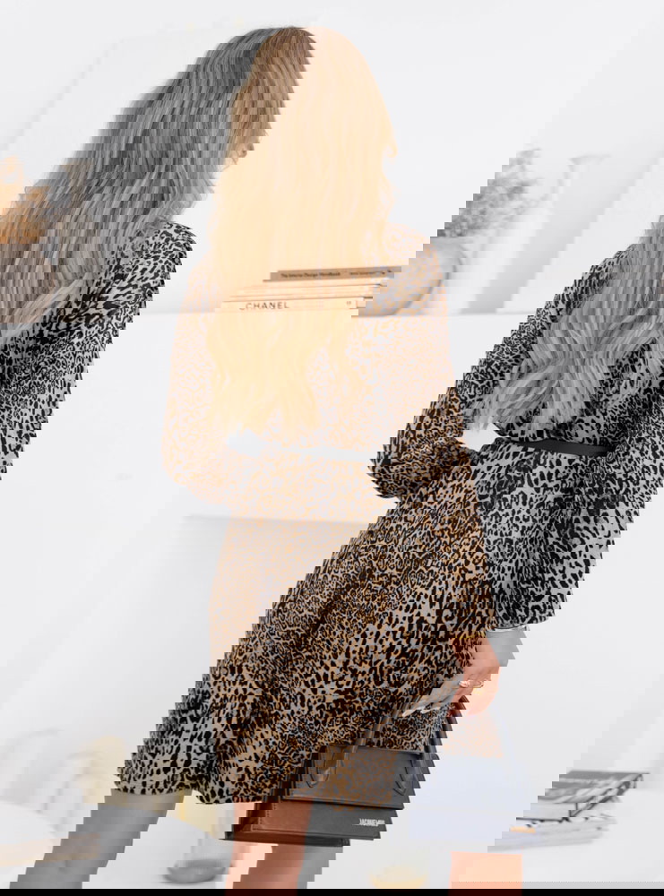 Welurowa sukienka w panterkę z...