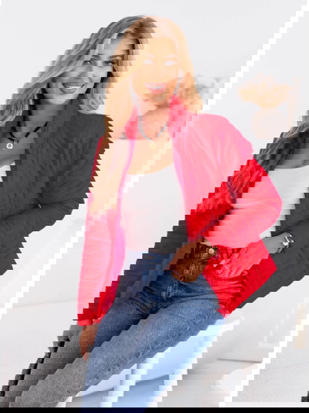 Malinowa pikowana kurtka...