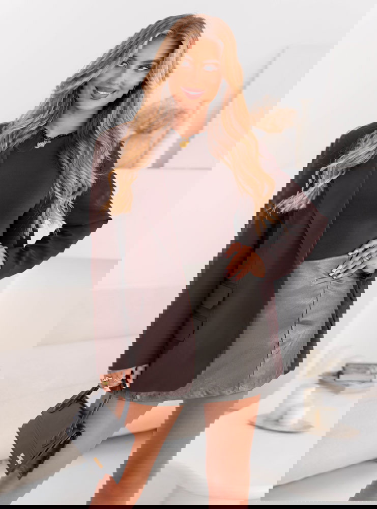 Szare spódnico-spodenki z eko skóry...