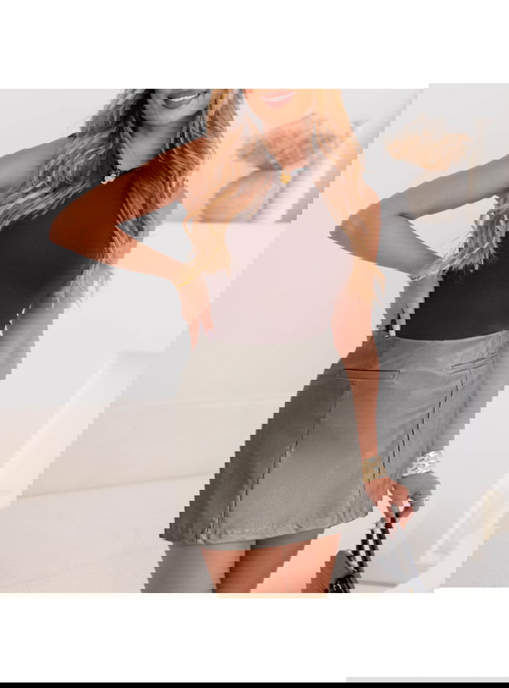 Szare spódnico-spodenki z eko skóry...