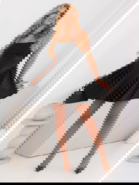 Czarna sukienka mini z eko... 2