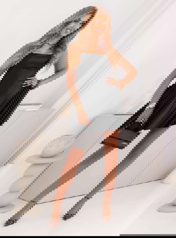 Czarna sukienka mini z eko skóry Aurkena