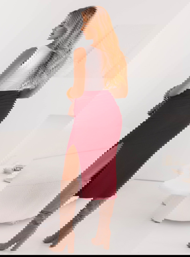 Malinowa prążkowana spódnica z...