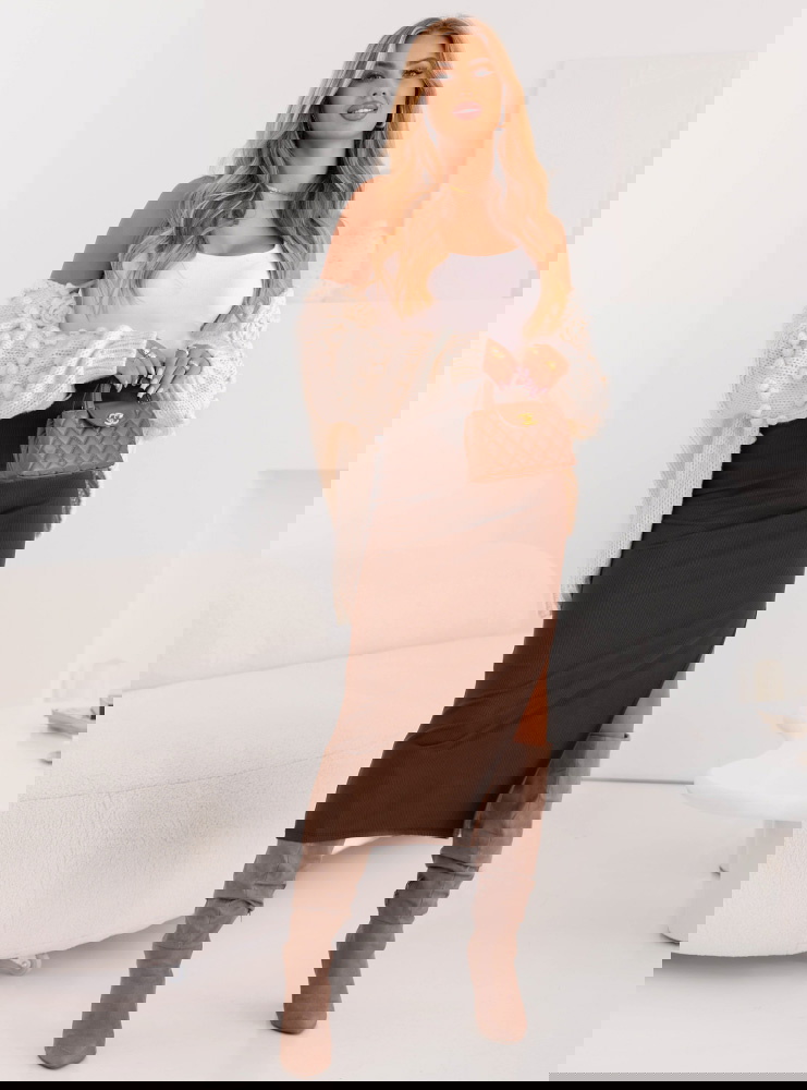 Prążkowana spódnica z rozcięciem...