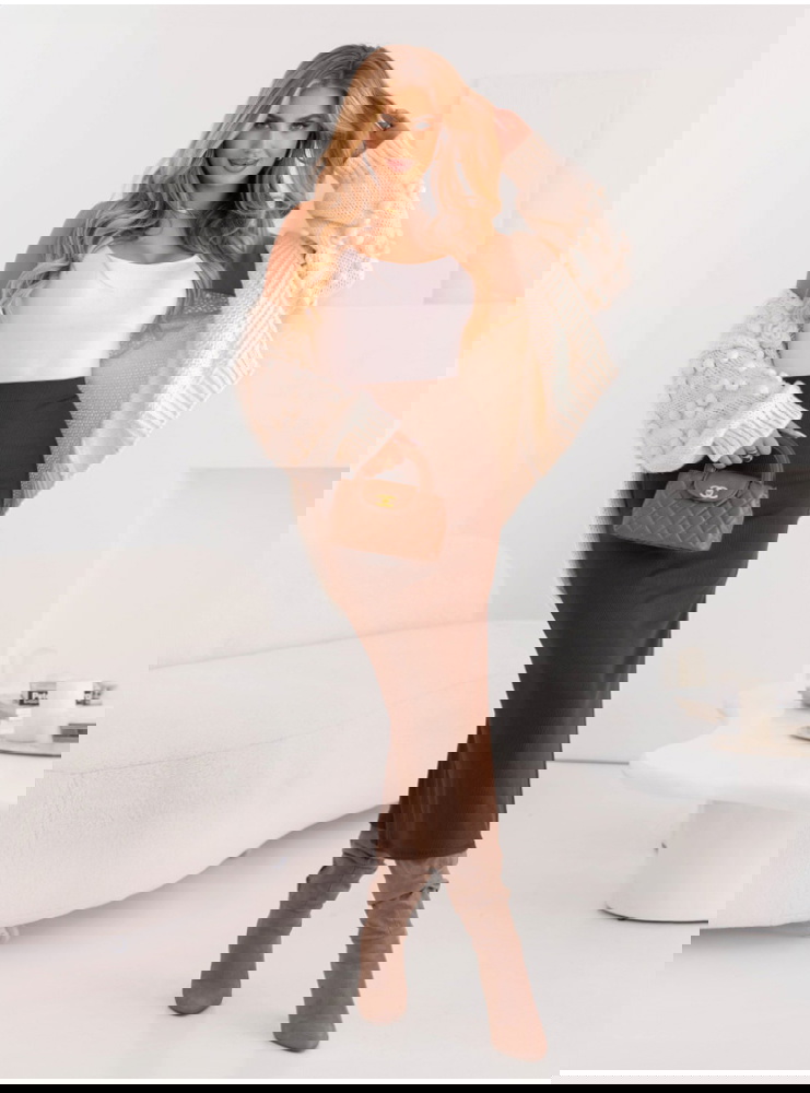 Prążkowana spódnica z rozcięciem...