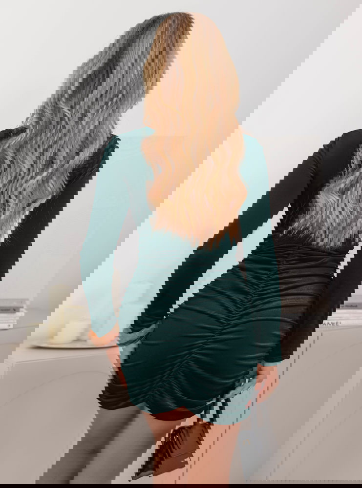 Welurowa sukienka z koronką Phailin -...