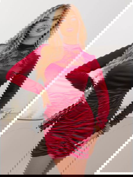 Malinowa welurowa sukienka...