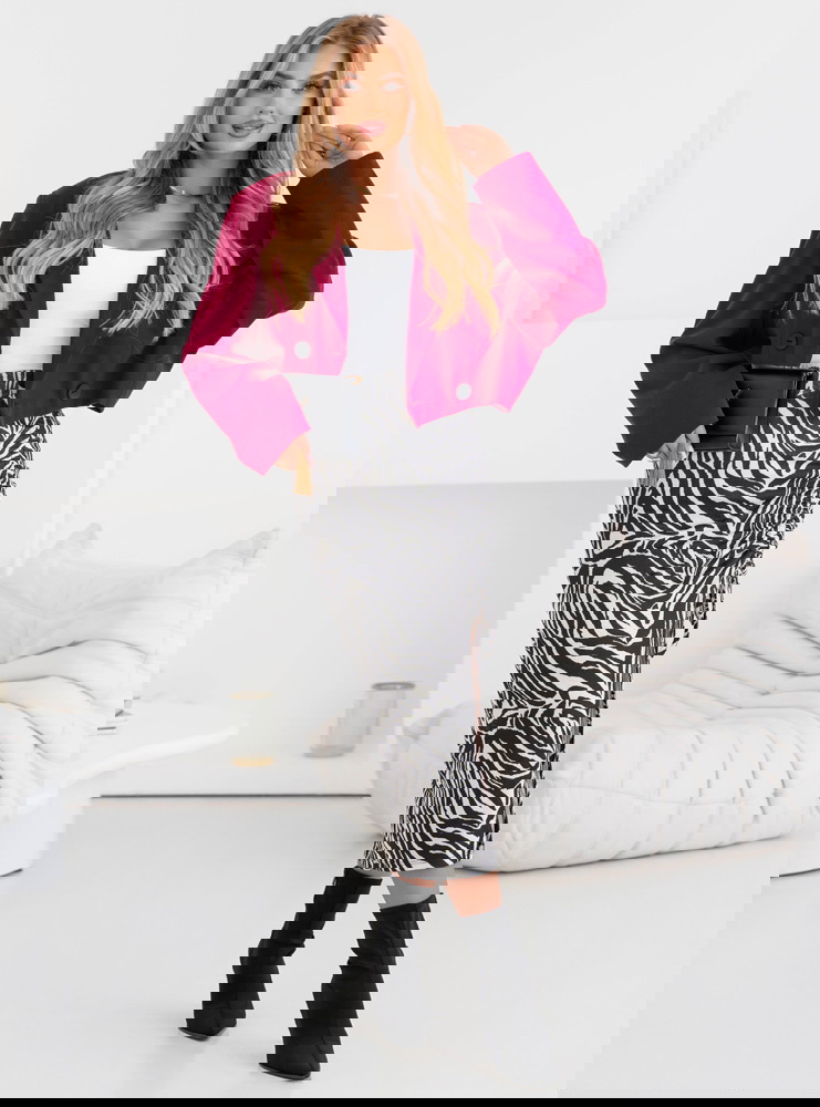 Dopasowana spódnica midi z rozcięciem...