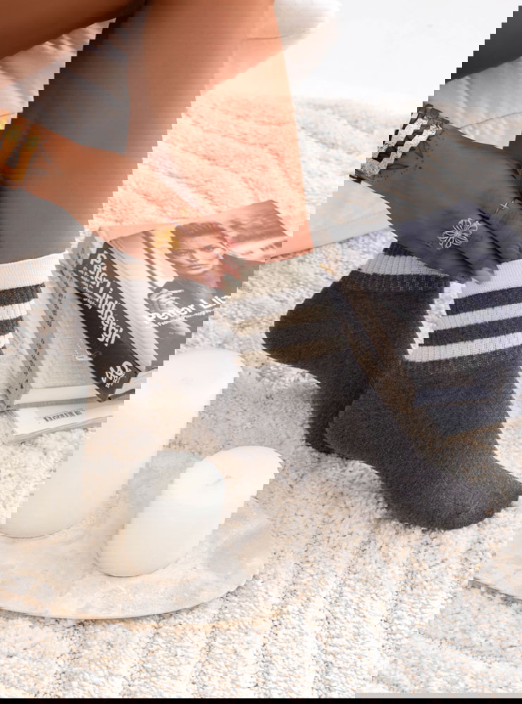 Grafitowe skarpetki z paskami Lamberta