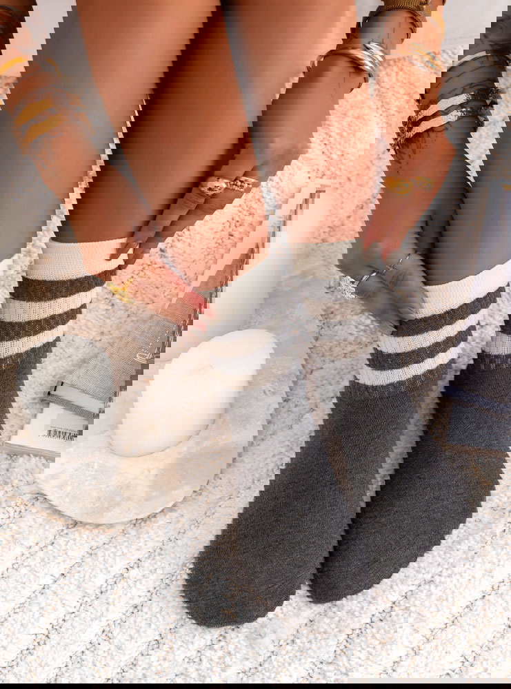 Grafitowe skarpetki z paskami Lamberta