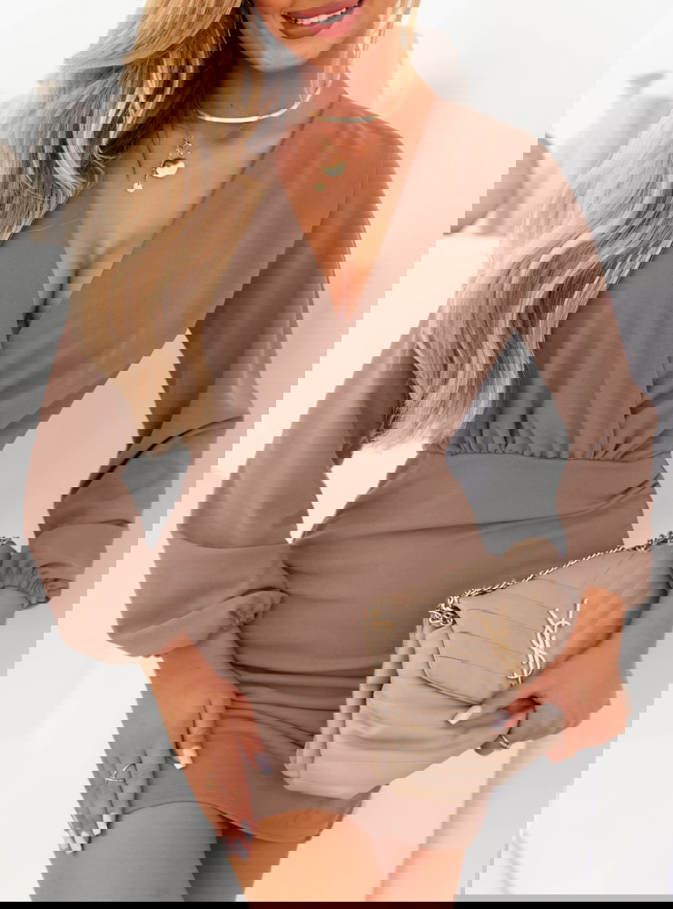 Sukienka mini z przekładanym dekoltem...