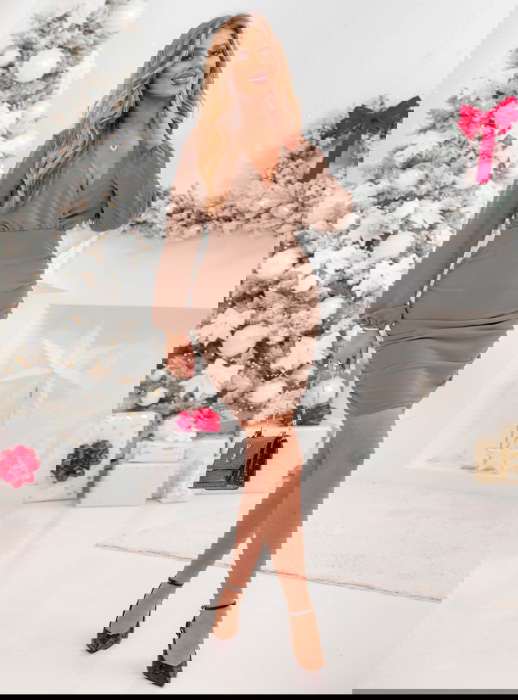 Sukienka mini z przekładanym dekoltem...